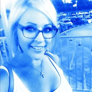 Meet your Posher, Brooke